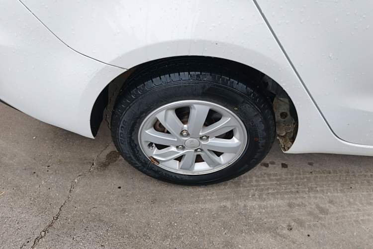 Used Kia K2 2015 Sedan 1.4L MT GLS Right Rear Wheel Hub