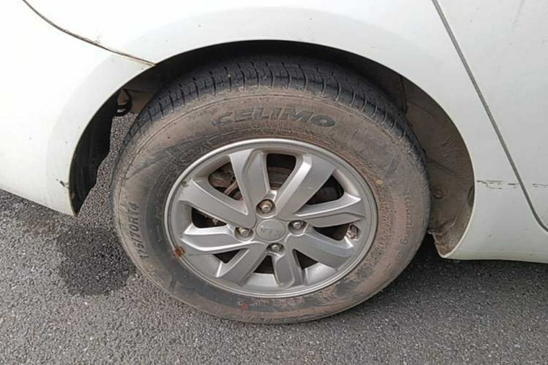 Used Kia K2 2015 Sedan 1.4L MT GLS Right Rear Wheel Hub
