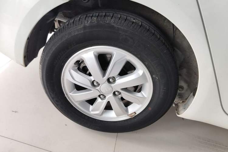 Used Kia K2 2015 Sedan 1.4L MT GLS Right Rear Wheel Hub