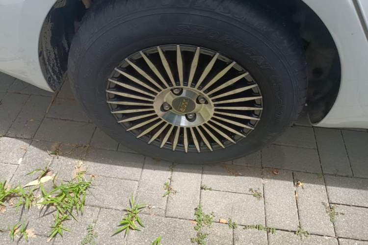 Used Kia K2 2015 Sedan 1.4L Automatic GLS Right Rear Wheel Hub