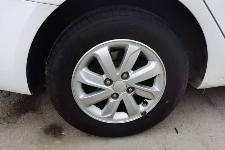 Used Kia K2 2015 Sedan 1.4L MT TOP Right Rear Wheel Hub