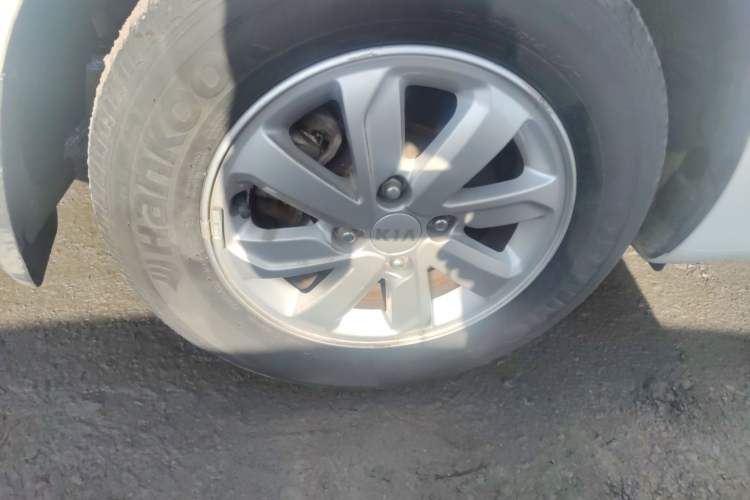 Used Kia K2 2015 Sedan 1.4L Automatic GLS Right Rear Wheel Hub