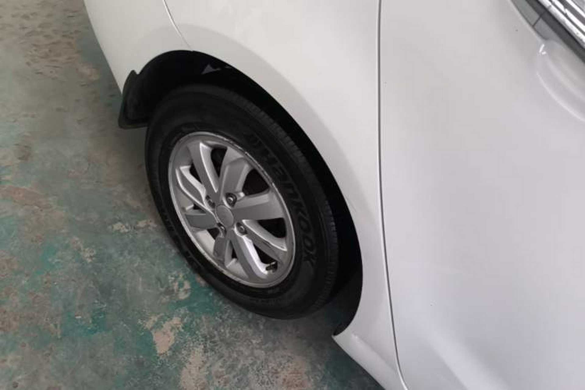 Used Kia K2 2015 Sedan 1.4L Automatic GLS Right Rear Wheel Hub