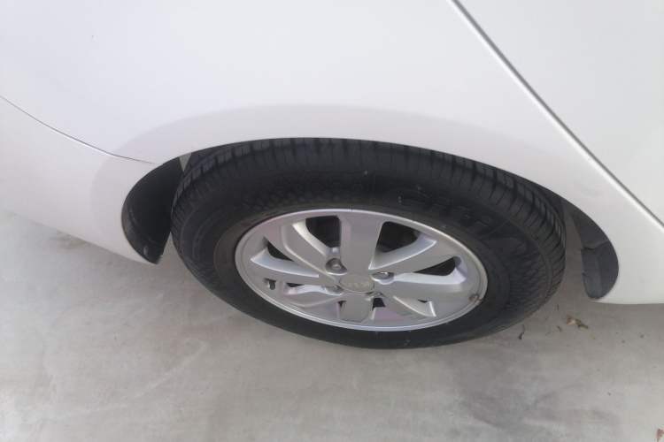 Used Kia K2 2015 Sedan 1.4L MT GLS Right Rear Wheel Hub