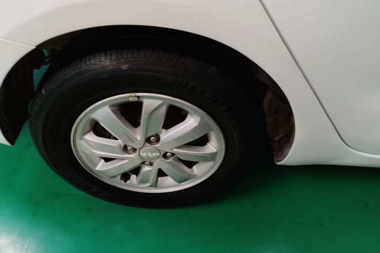 Used Kia K2 2015 Sedan 1.4L Automatic GLS Right Rear Wheel Hub