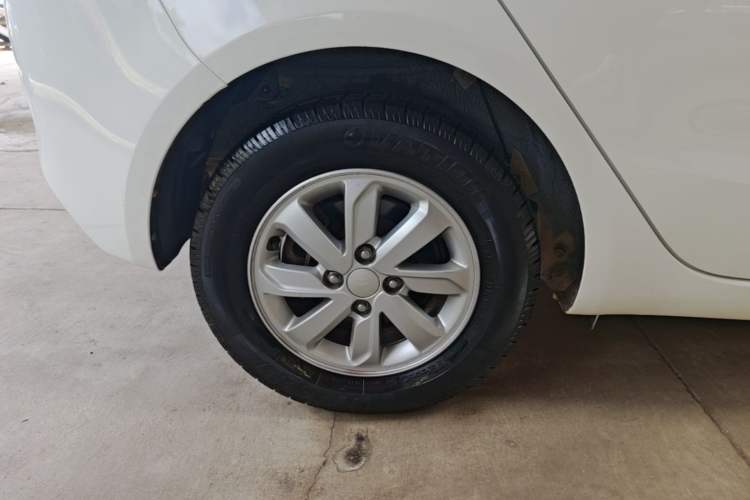 Used Kia K2 2015 Hatchback 1.4L AT GLS Cool Edition Right Rear Wheel Hub