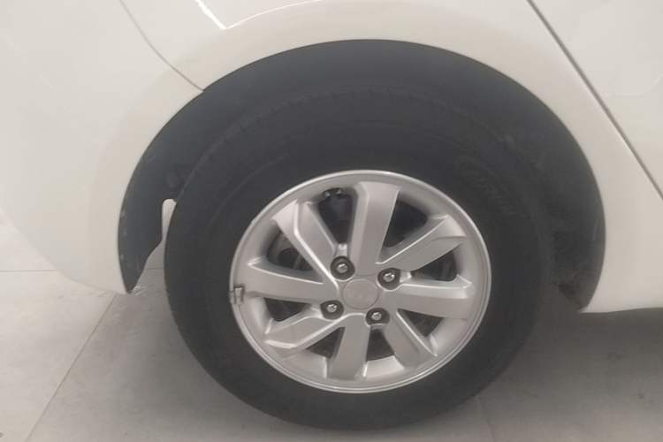 Used Kia K2 2015 Hatchback 1.4L AT GLS Cool Edition Right Rear Wheel Hub