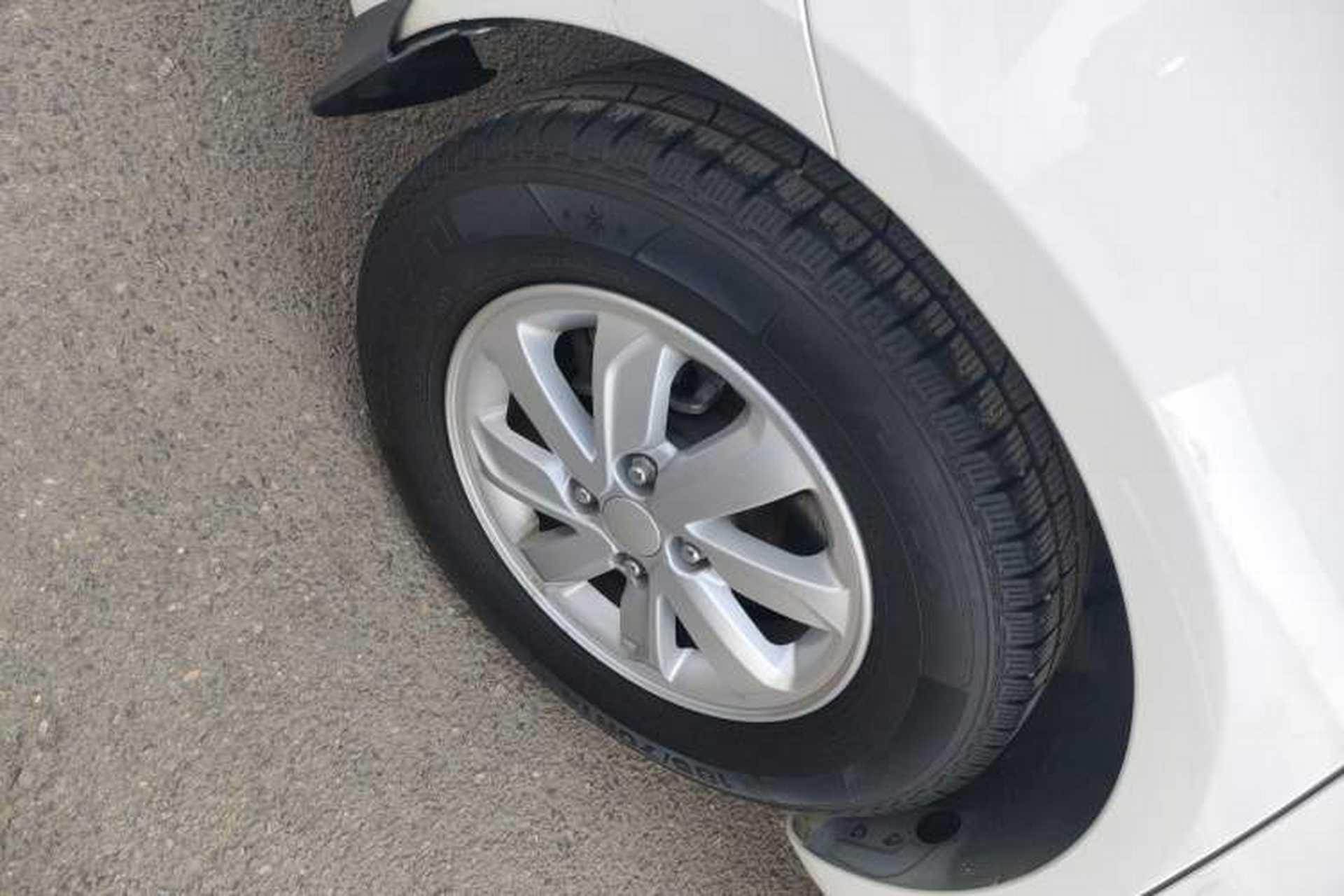 Used Kia K2 2015 Sedan 1.4L MT GLS Right Rear Wheel Hub
