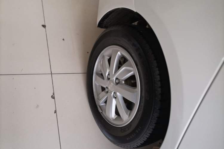 Used Kia K2 2015 Sedan 1.4L Automatic GLS Right Rear Wheel Hub