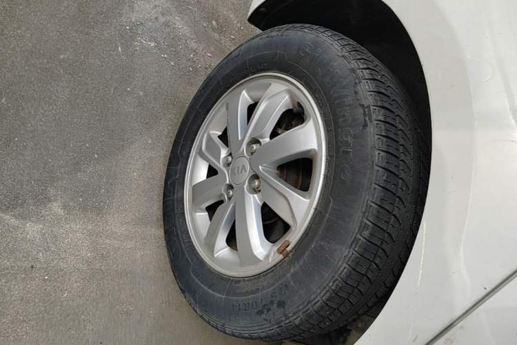 Used Kia K2 2015 Sedan 1.4L Automatic GLS Right Rear Wheel Hub