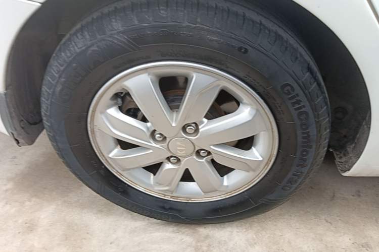 Used Kia K2 2015 Sedan 1.4L MT GLS Right Rear Wheel Hub