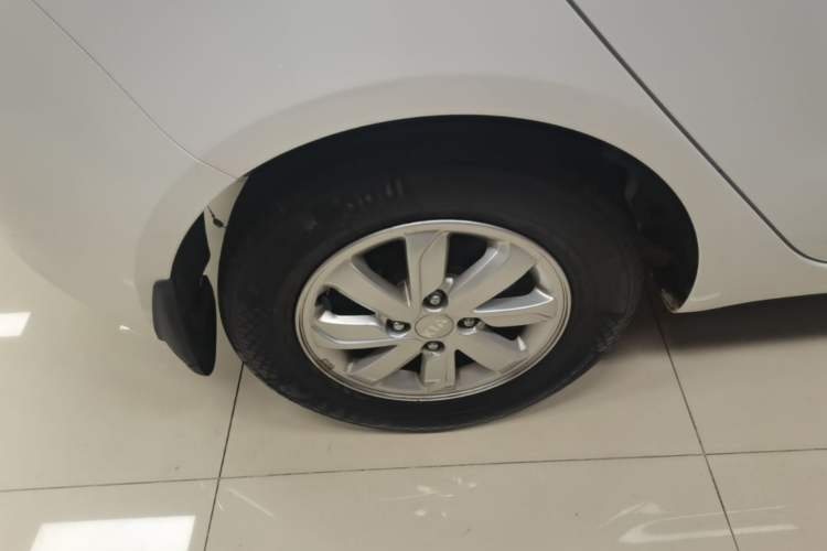 Used Kia K2 2015 Hatchback 1.4L AT GLS Cool Edition Right Rear Wheel Hub