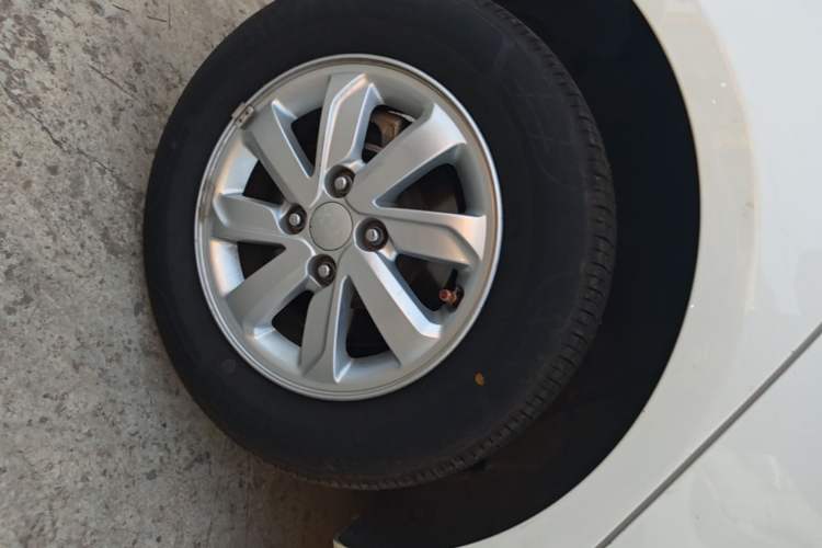 Used Kia K2 2015 Hatchback 1.4L MT GLS Cool Edition Right Rear Wheel Hub