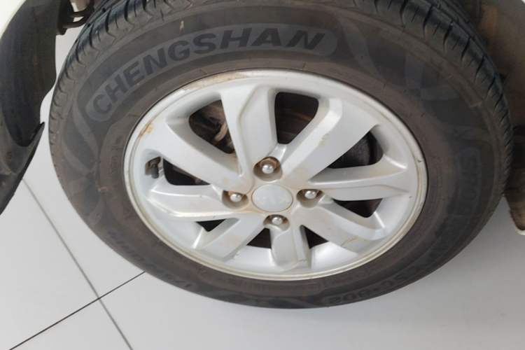 Used Kia K2 2015 Sedan 1.4L MT GLS Right Rear Wheel Hub