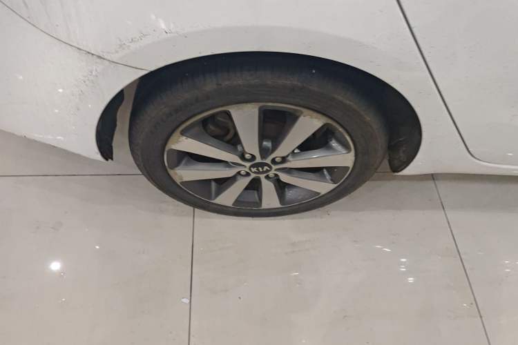 Used Kia K2 2015 Sedan 1.6L Automatic Transmission Premium Right Rear Wheel Hub