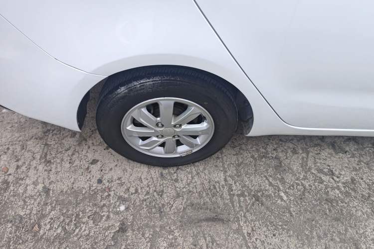 Used Kia K2 2015 Sedan 1.4L Automatic GLS Right Rear Wheel Hub