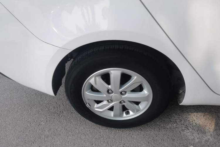 Used Kia K2 2015 Sedan 1.4L MT TOP Right Rear Wheel Hub