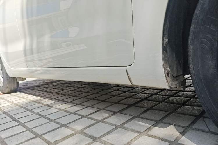 Used Kia K2 2015 Sedan 1.4L Automatic GLS Right Side Sill