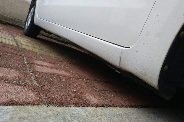 Used Kia K2 2015 Sedan 1.4L MT GLS Right Side Sill