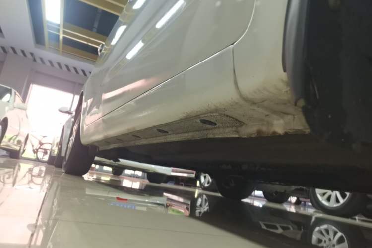 Used Kia K2 2015 Hatchback 1.4L AT GLS Cool Edition Right Side Sill