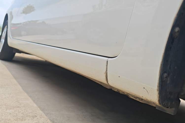 Used Kia K2 2015 Sedan 1.4L Automatic GLS Right Side Sill
