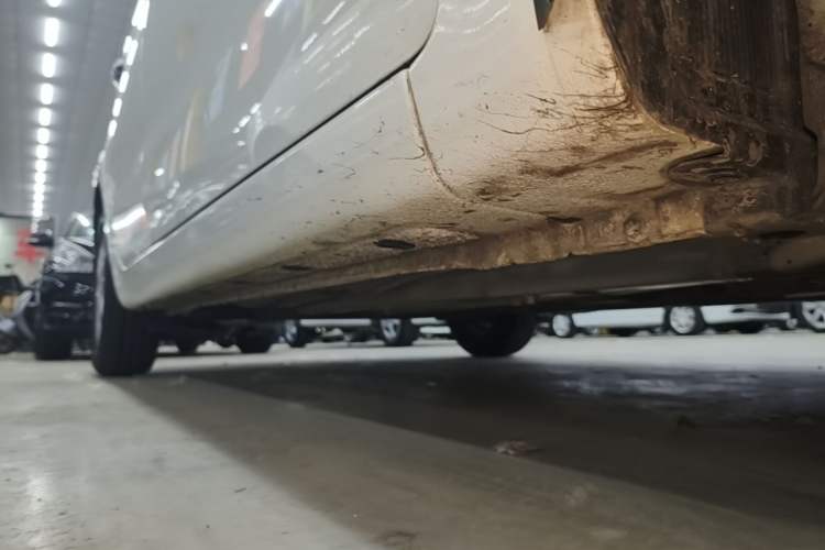 Used Kia K2 2015 Hatchback 1.4L AT GLS Cool Edition Right Side Sill