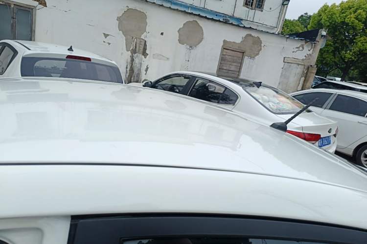 Used Kia K2 2015 Sedan 1.4L MT GLS Roof
