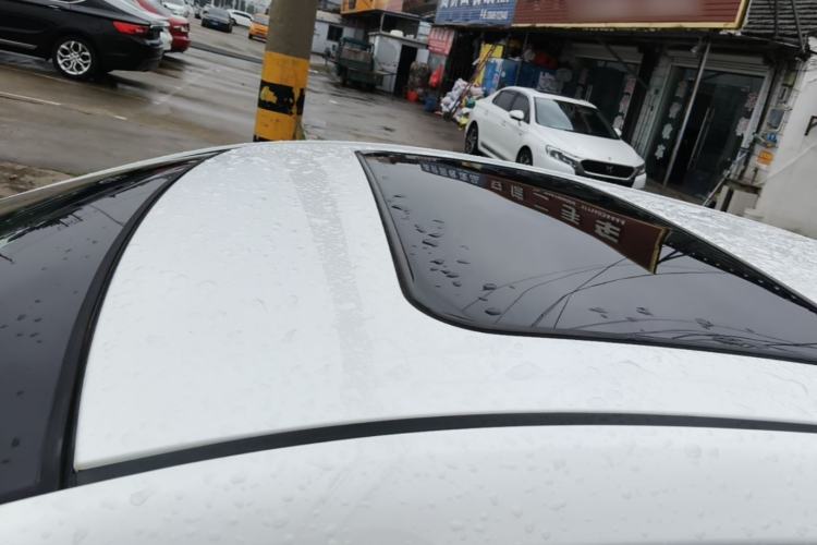 Used Kia K2 2015 Hatchback 1.4L AT GLS Cool Edition Roof