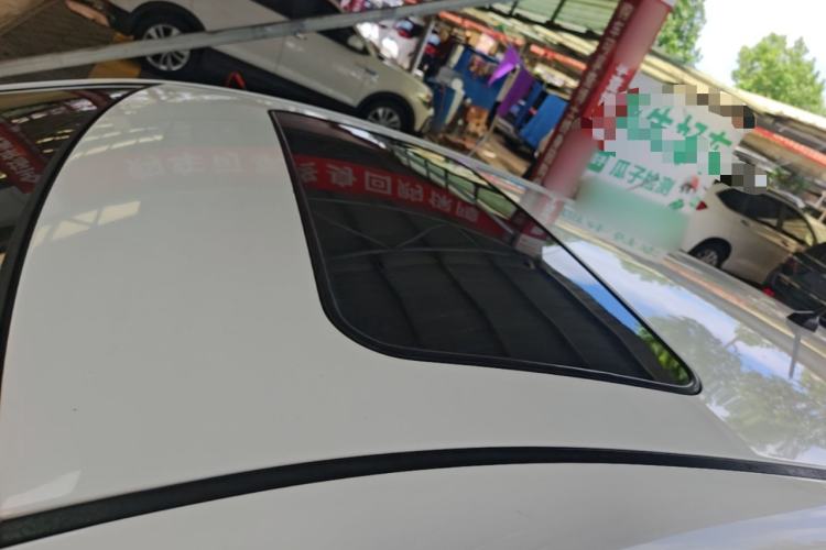 Used Kia K2 2015 Hatchback 1.4L AT GLS Cool Edition Roof
