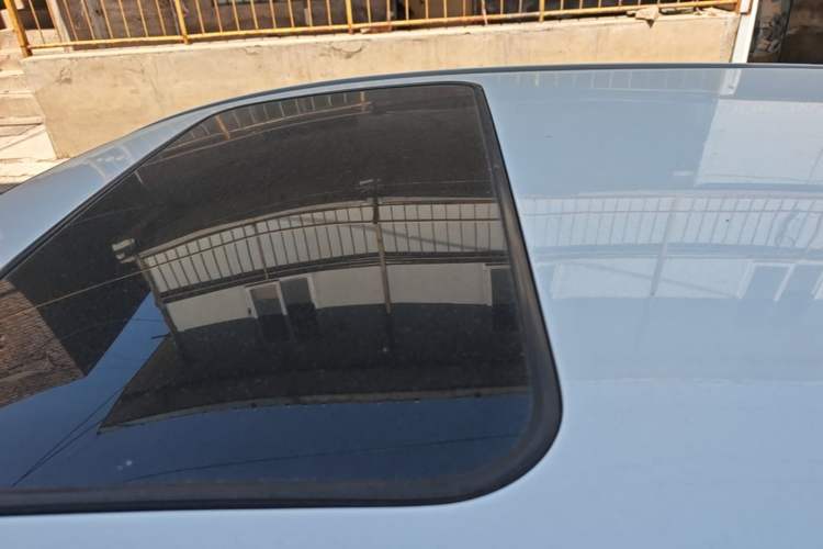 Used Kia K2 2015 Hatchback 1.4L AT GLS Cool Edition Roof
