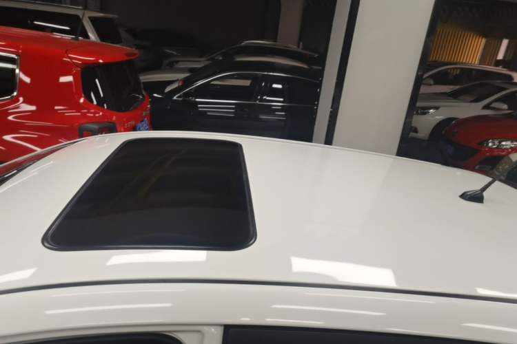 Used Kia K2 2015 Hatchback 1.4L AT GLS Cool Edition Roof