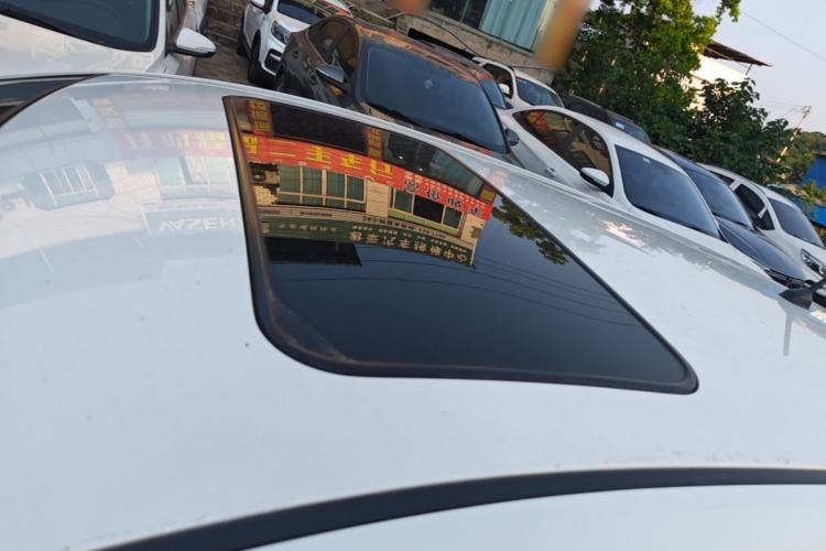 Used Kia K2 2015 Hatchback 1.4L MT GLS Cool Edition Roof