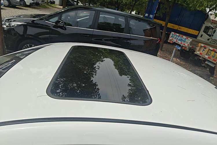 Used Kia K2 2015 Sedan 1.6L Automatic Transmission Premium Roof