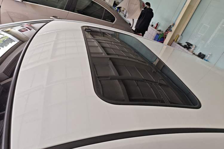Used Kia K2 2015 Hatchback 1.4L AT GLS Cool Edition Roof