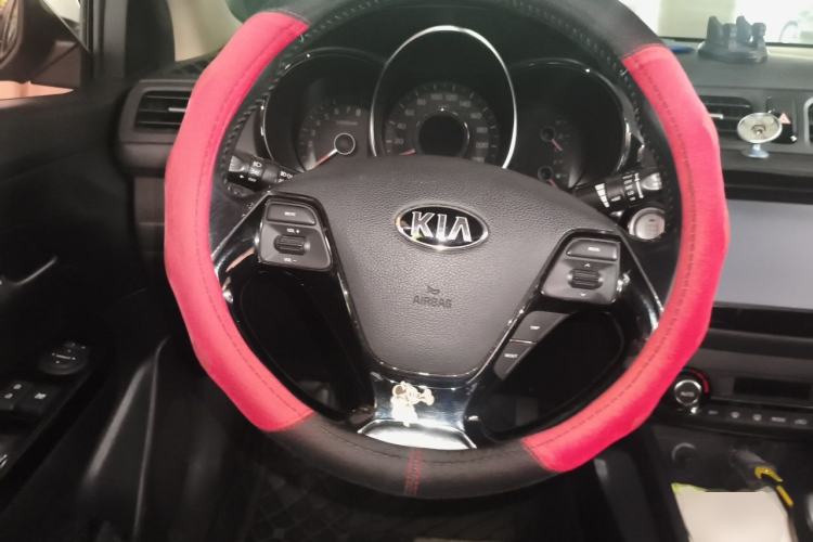 Used Kia K2 2015 Sedan 1.6L Automatic Transmission Premium Steering Wheel
