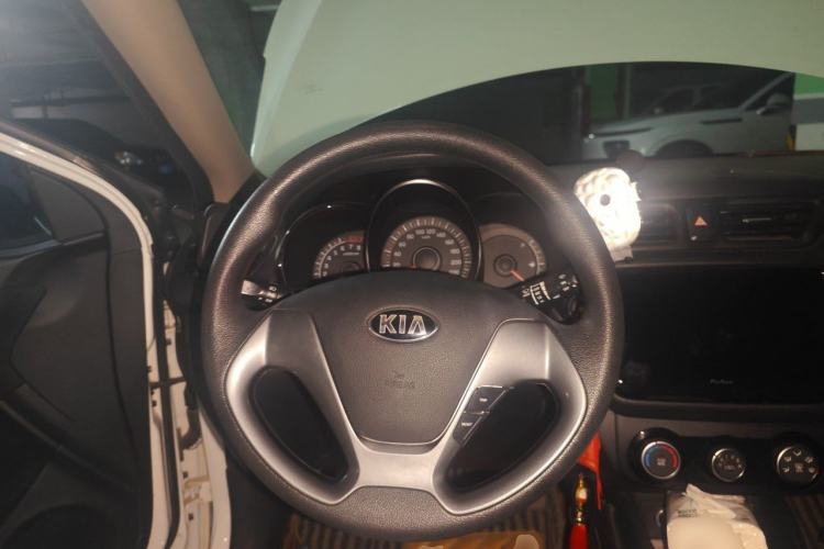 Used Kia K2 2015 Hatchback 1.4L Automatic GLS Steering Wheel