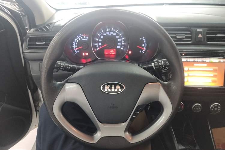 Used Kia K2 2015 Sedan 1.4L MT GLS Steering Wheel