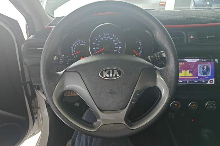 Used Kia K2 2015 Sedan 1.4L Automatic GLS Steering Wheel