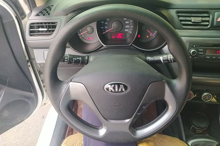 Used Kia K2 2015 Sedan 1.4L MT GLS Steering Wheel