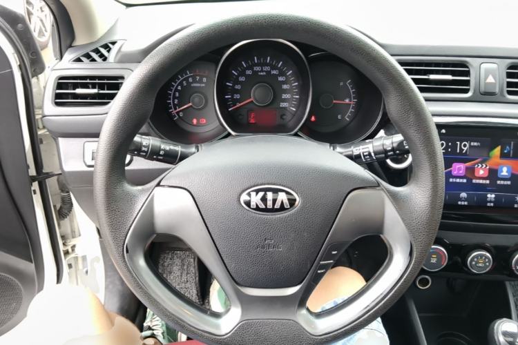 Used Kia K2 2015 Hatchback 1.4L AT GLS Cool Edition Steering Wheel