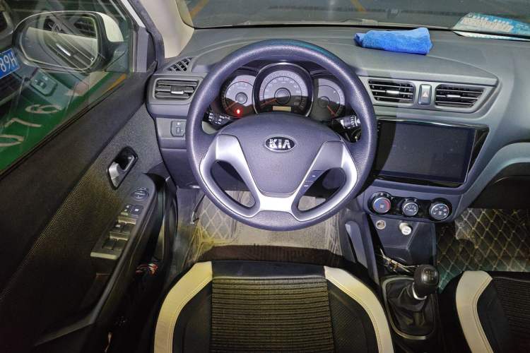 Used Kia K2 2015 Sedan 1.4L MT GLS Steering Wheel