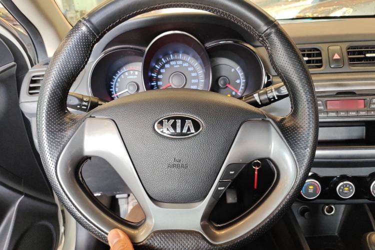 Used Kia K2 2015 Sedan 1.4L Automatic GLS Steering Wheel