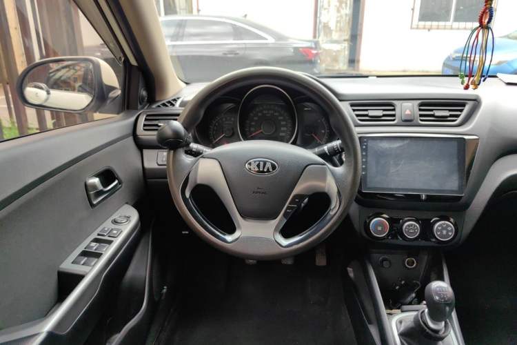 Used Kia K2 2015 Sedan 1.4L MT GLS Steering Wheel