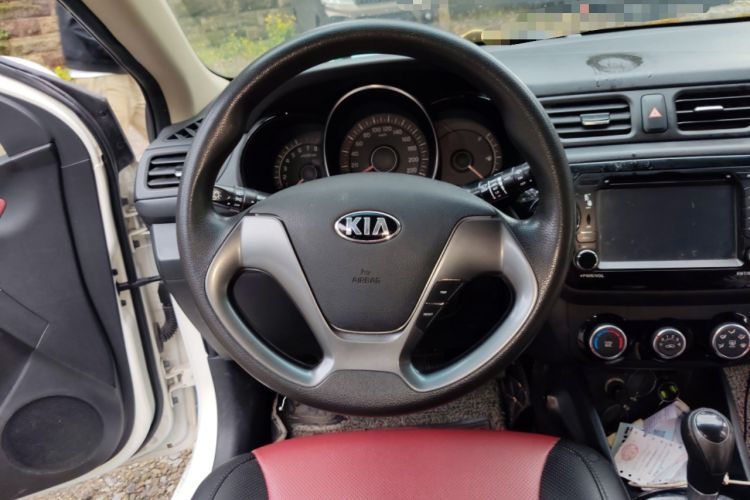 Used Kia K2 2015 Hatchback 1.4L AT GLS Cool Edition Steering Wheel