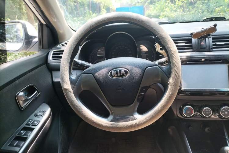 Used Kia K2 2015 Sedan 1.4L MT GLS Steering Wheel