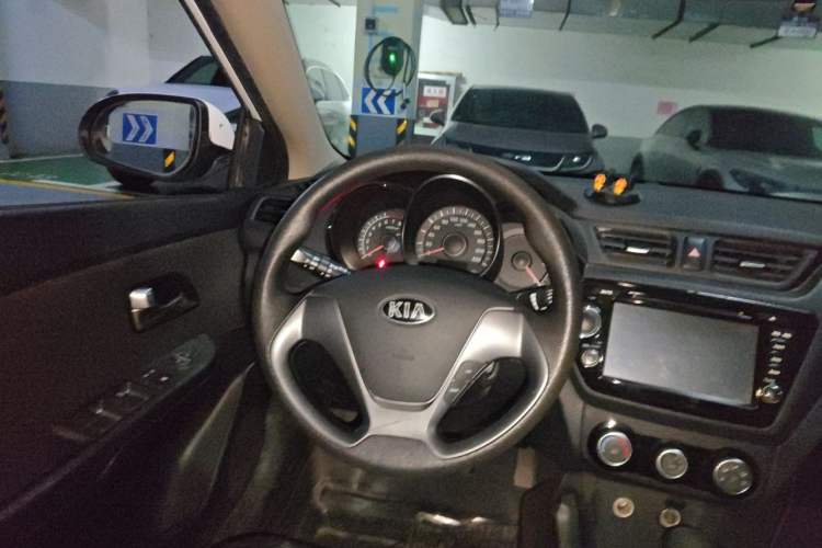 Used Kia K2 2015 Sedan 1.4L Automatic GLS Steering Wheel