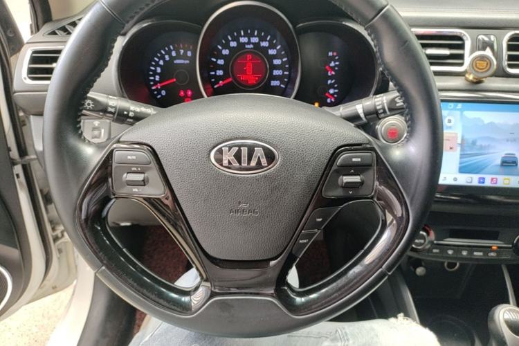 Used Kia K2 2015 Sedan 1.6L Automatic Transmission Premium Steering Wheel
