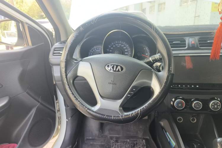 Used Kia K2 2015 Sedan 1.4L MT GLS Steering Wheel