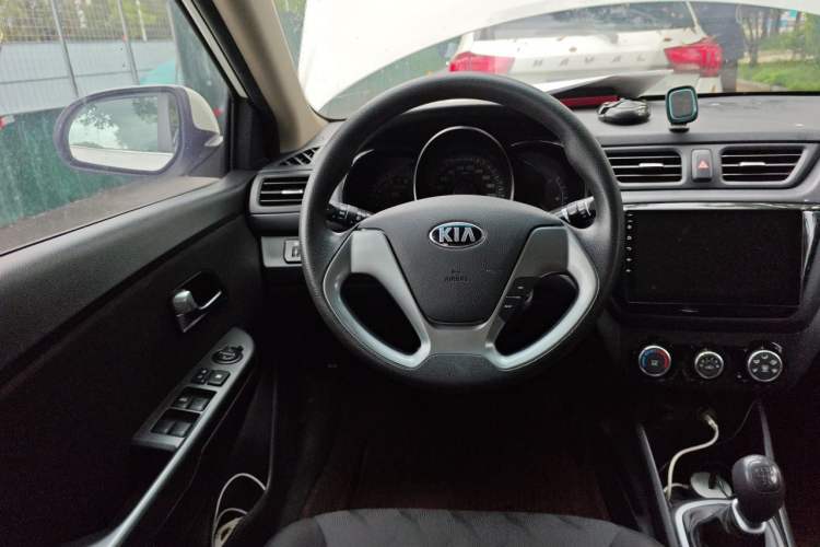 Used Kia K2 2015 Sedan 1.4L MT GLS Steering Wheel