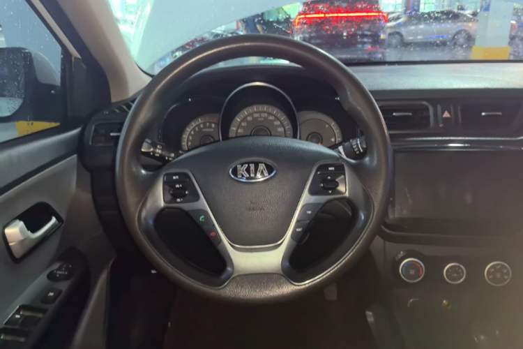 Used Kia K2 2015 Sedan 1.4L Automatic GLS Steering Wheel